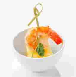 Canape cu crevete si polenta fritta